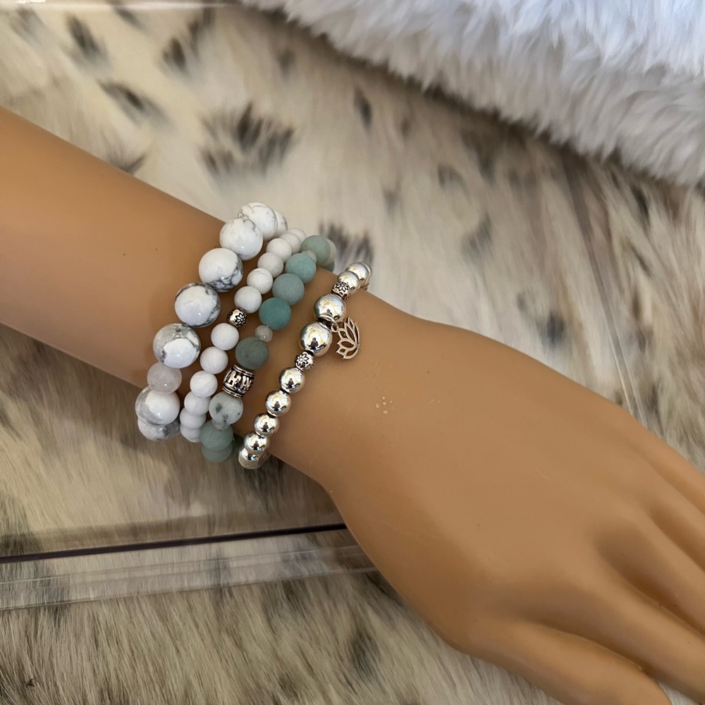 Howlite gemstone bracelet - Picture 4 of 5